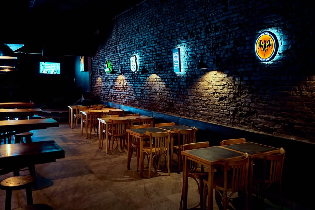 ¿A afinar las cuerdas vocales? Un histórico cantobar cerró sus puertas en Rosario y analiza abrir en Funes